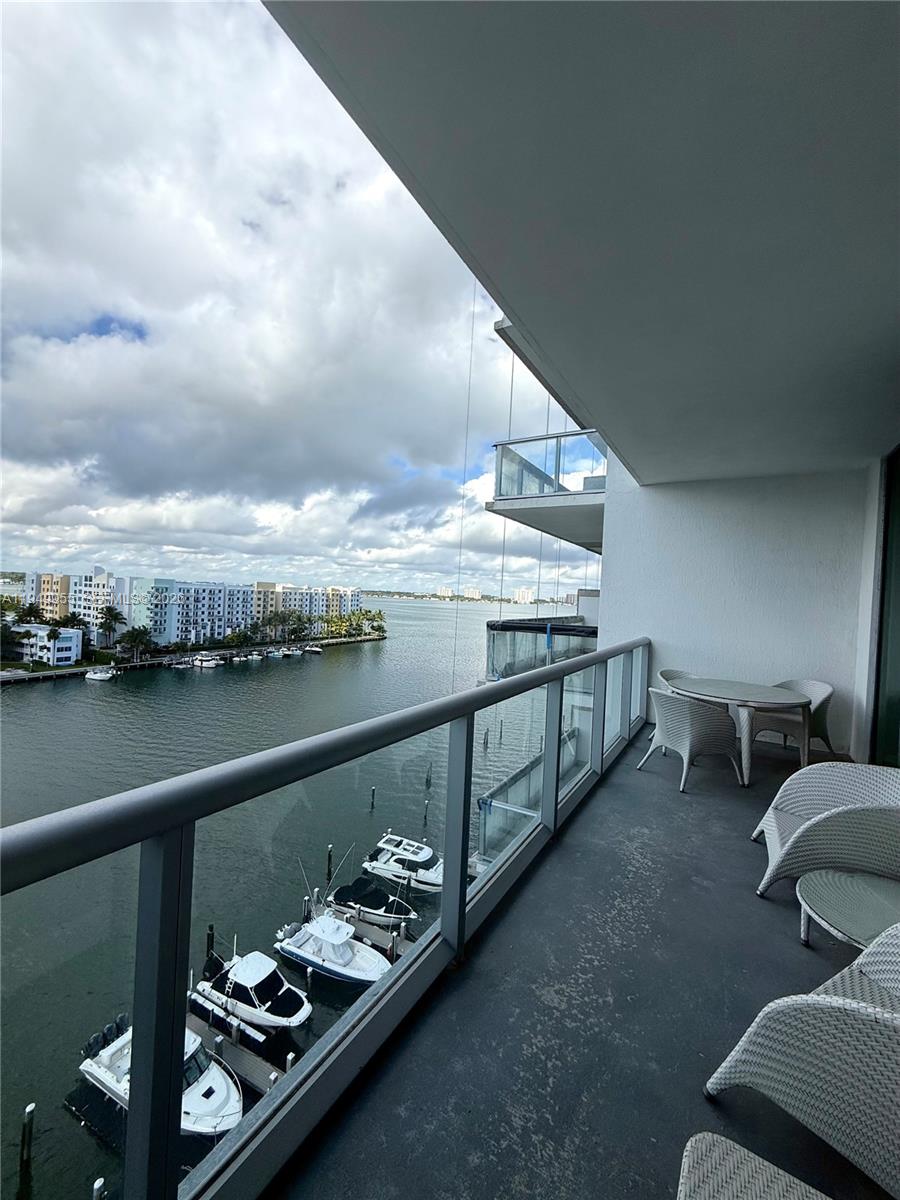 ELOQUENCE ON THE BAY COND - Residential