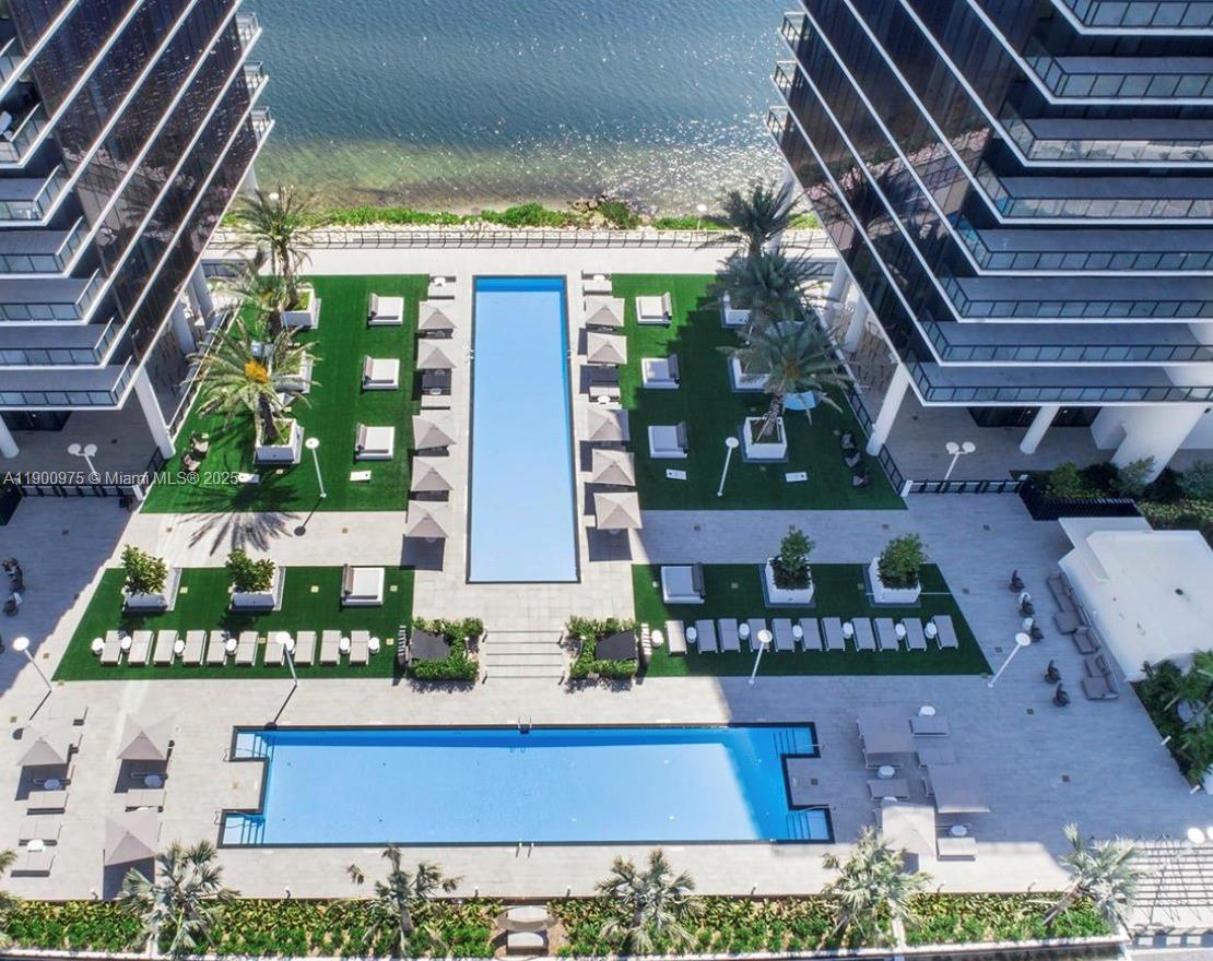 PRIVE CONDO - Residential