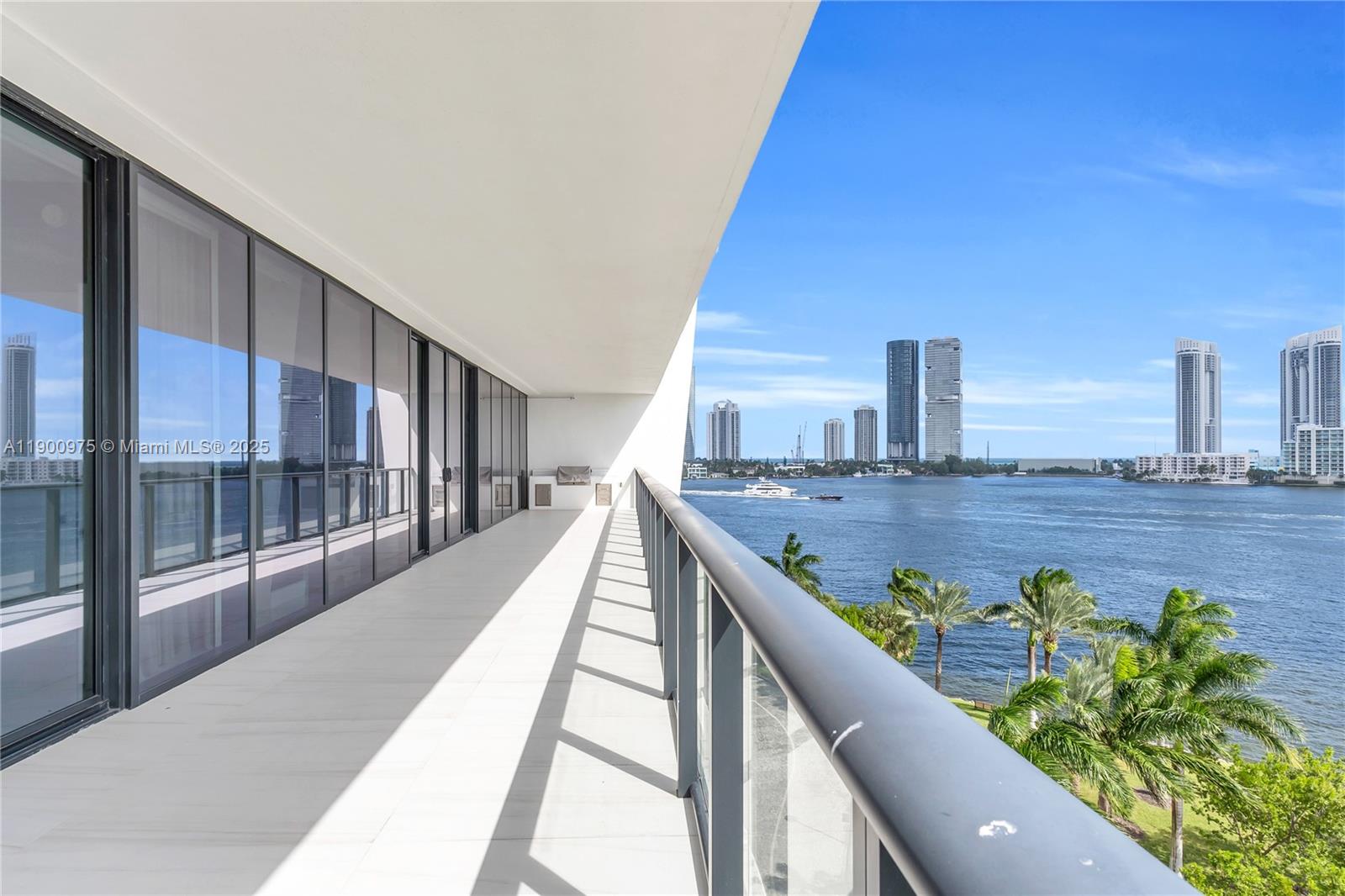 PRIVE CONDO - Residential