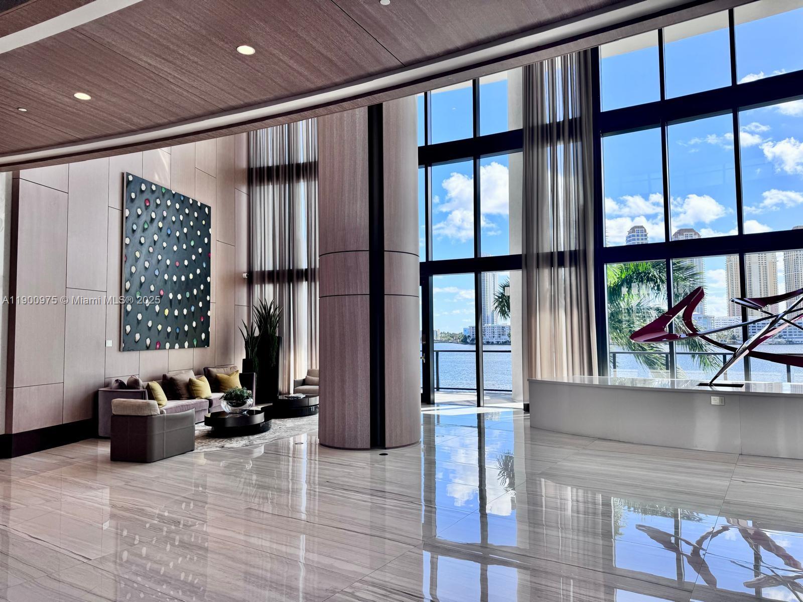 PRIVE CONDO - Residential