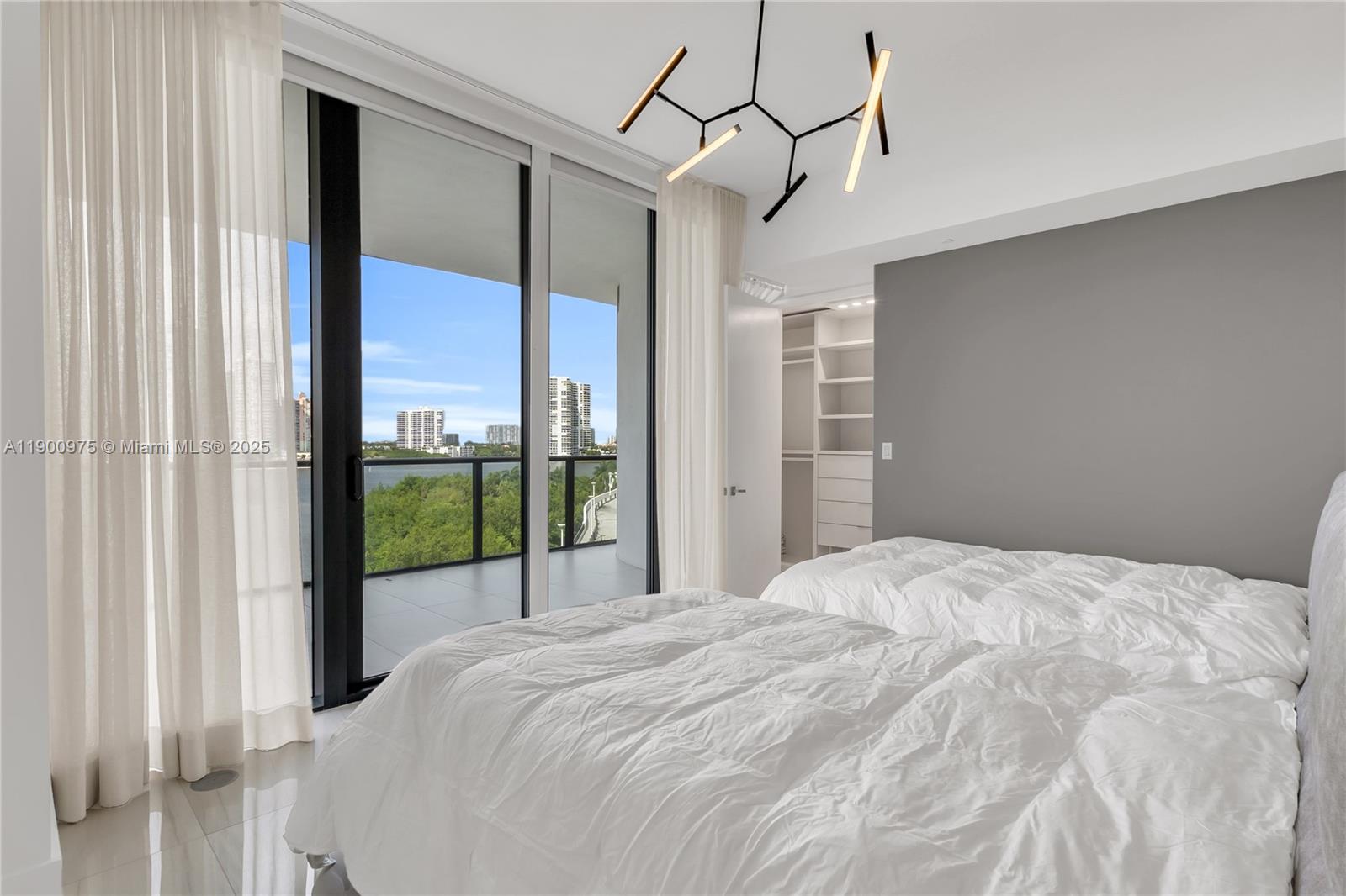 PRIVE CONDO - Residential