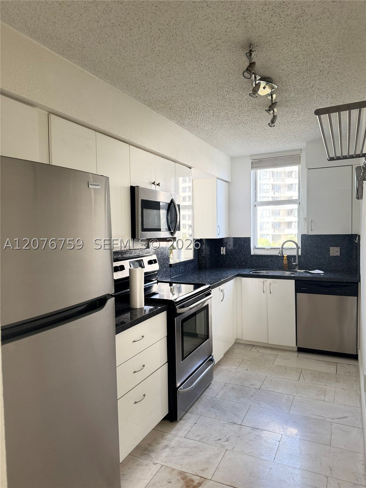 770 Claughton Island Dr 601, Miami FL 33131