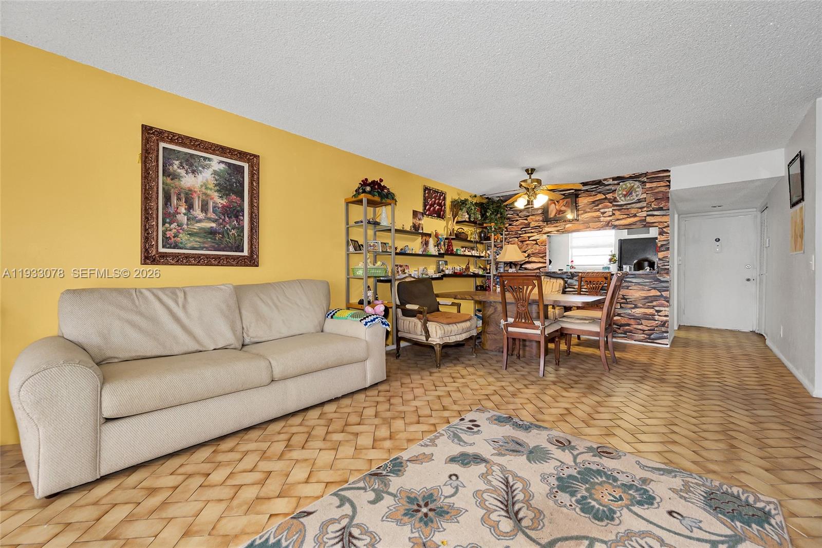 12027 S Greenway Cir 206