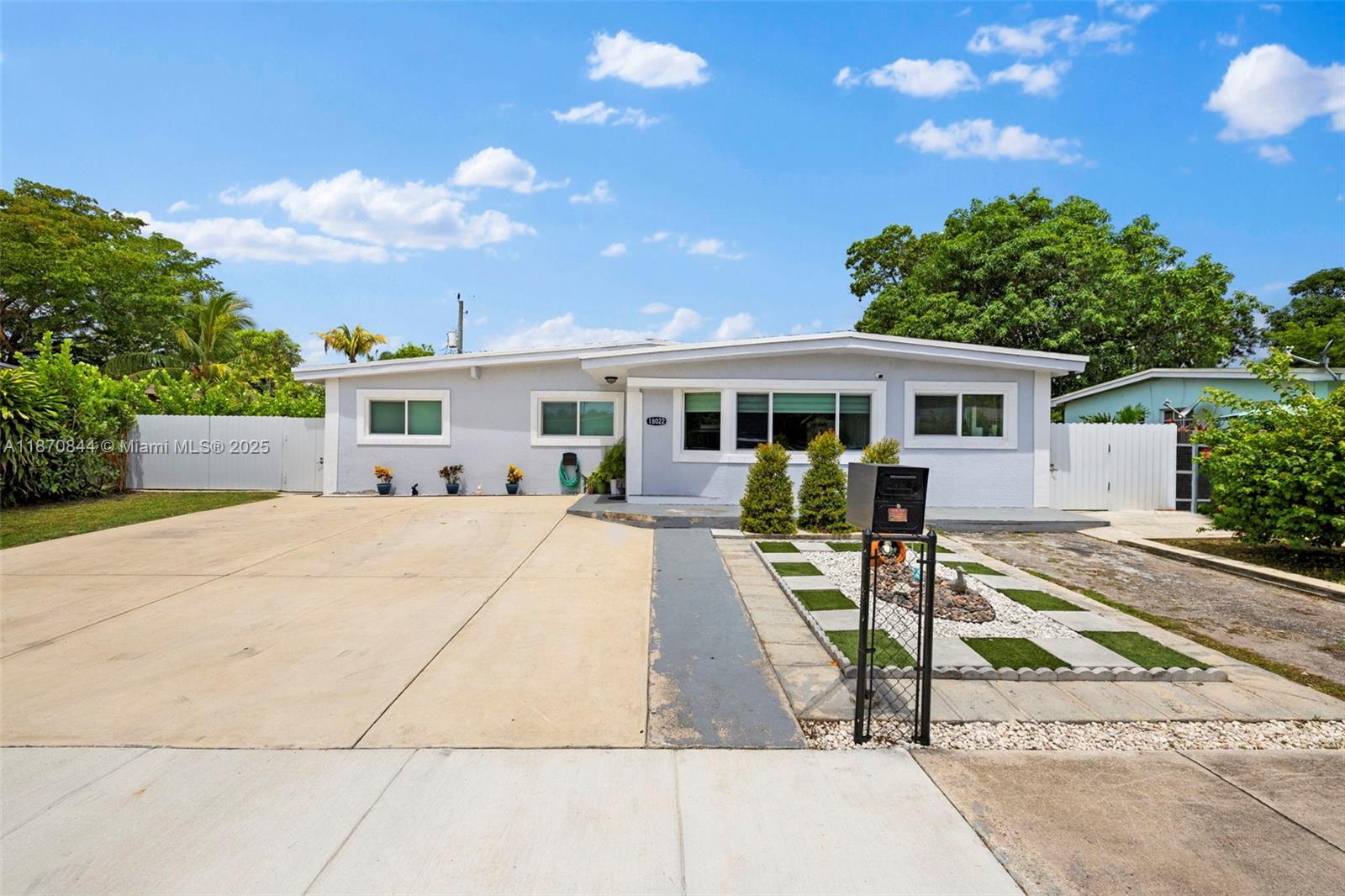 SCOTT LAKE MANOR SEC 1 - Residential