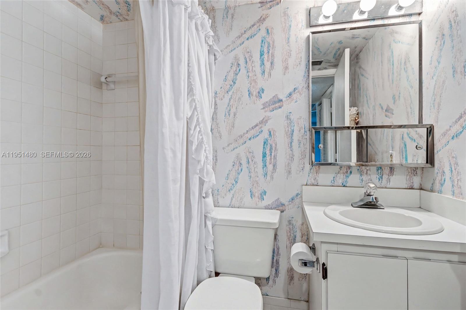 LAKES OF CARRIAGE HILLS - Residential