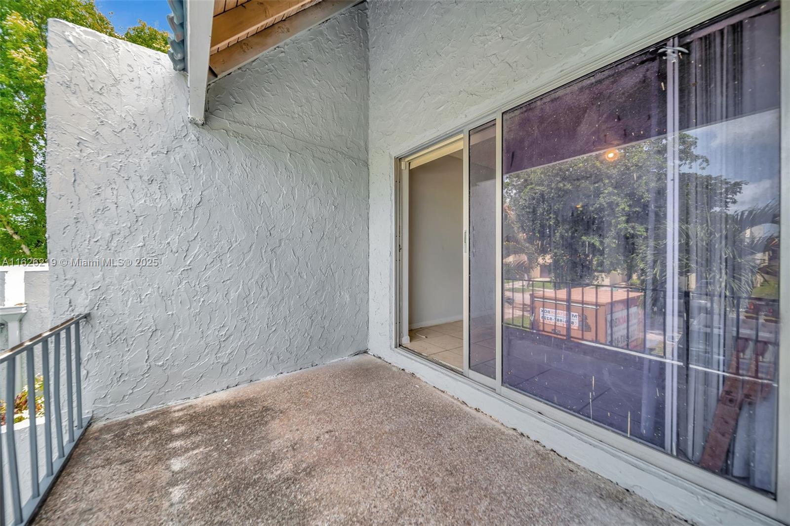 WIMBLEDON TOWNHOUSE III-1 - Residential