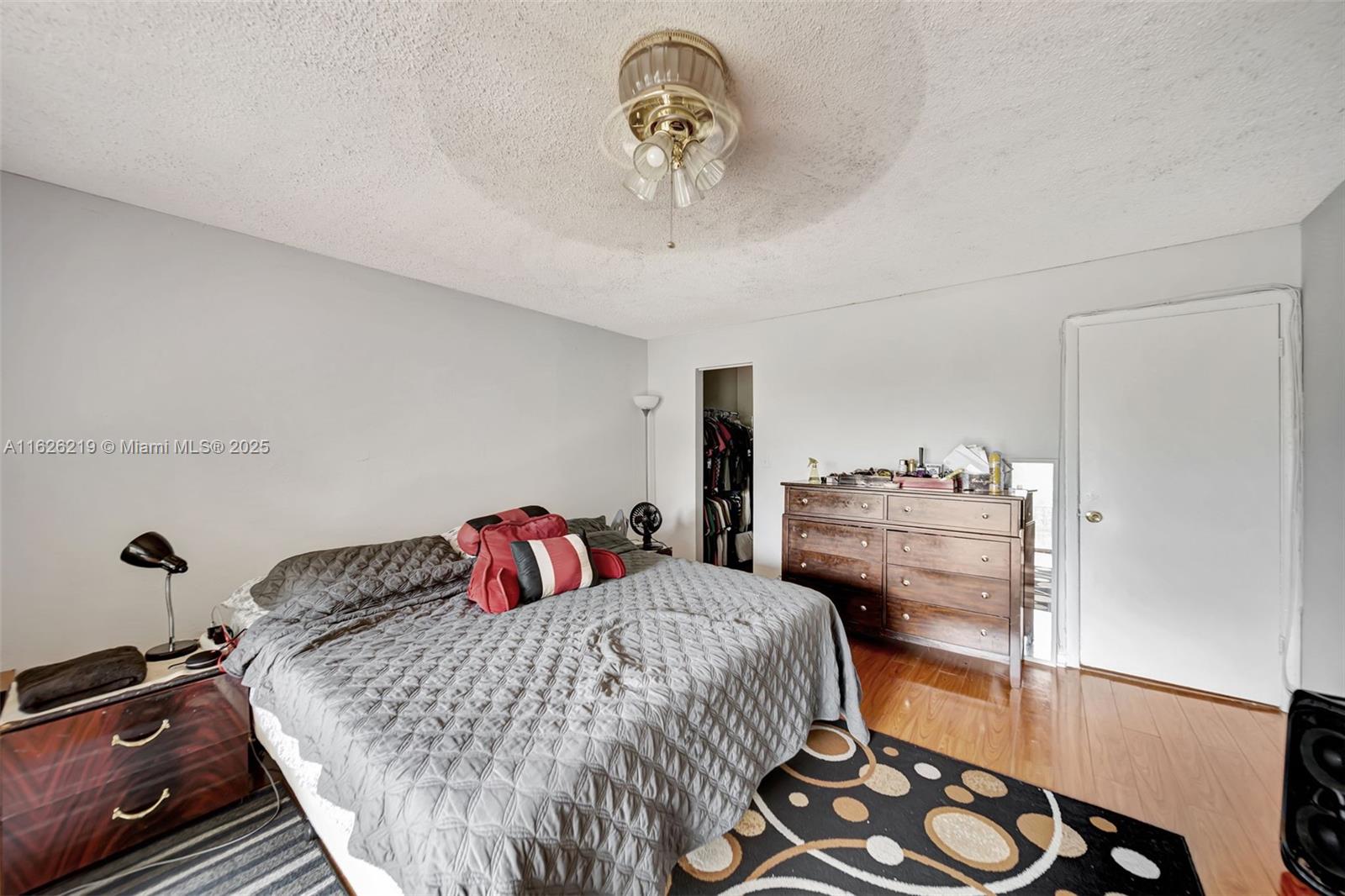 WIMBLEDON TOWNHOUSE III-1 - Residential