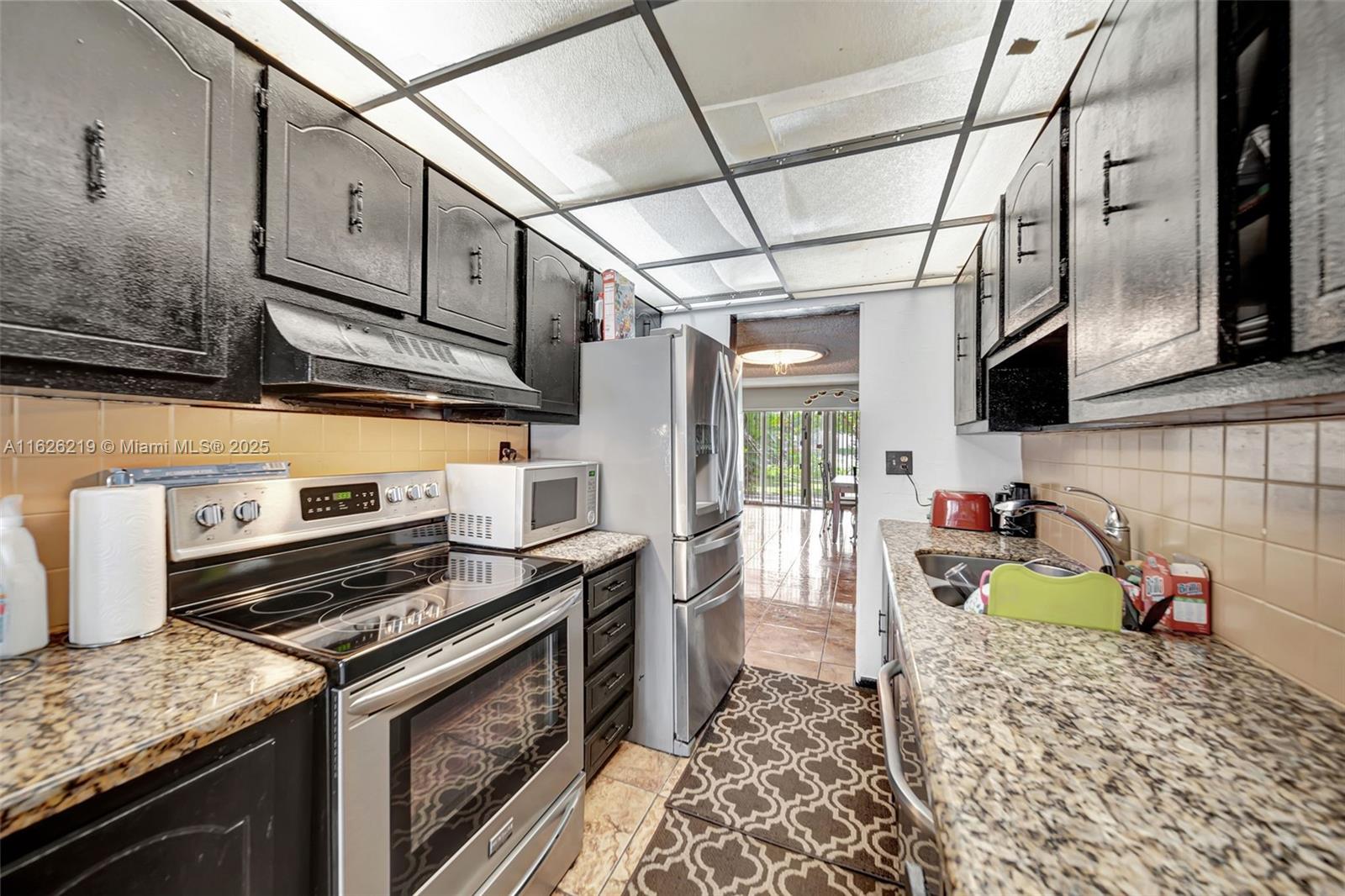 WIMBLEDON TOWNHOUSE III-1 - Residential