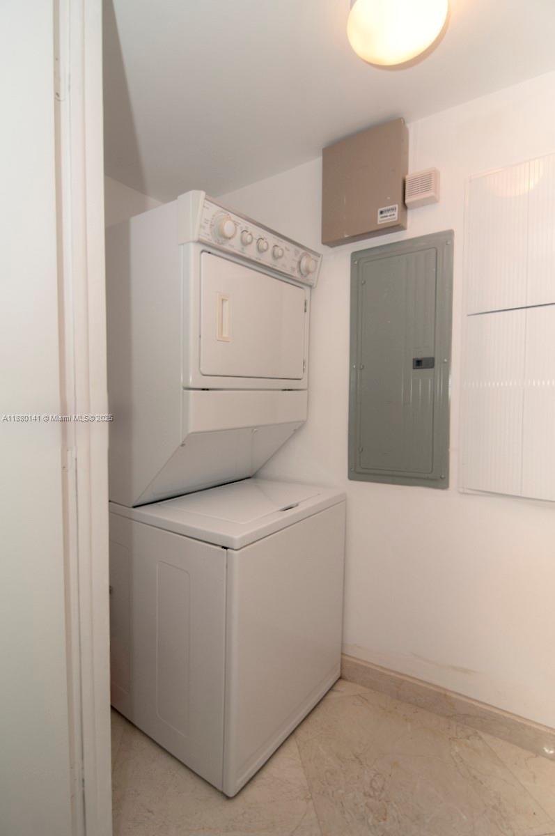 OCEAN FOUR CONDO - Residential Lease