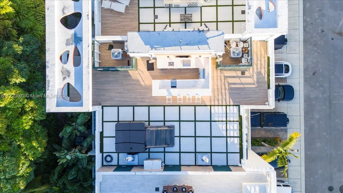 ONE BAY RESIDENCES - Residential