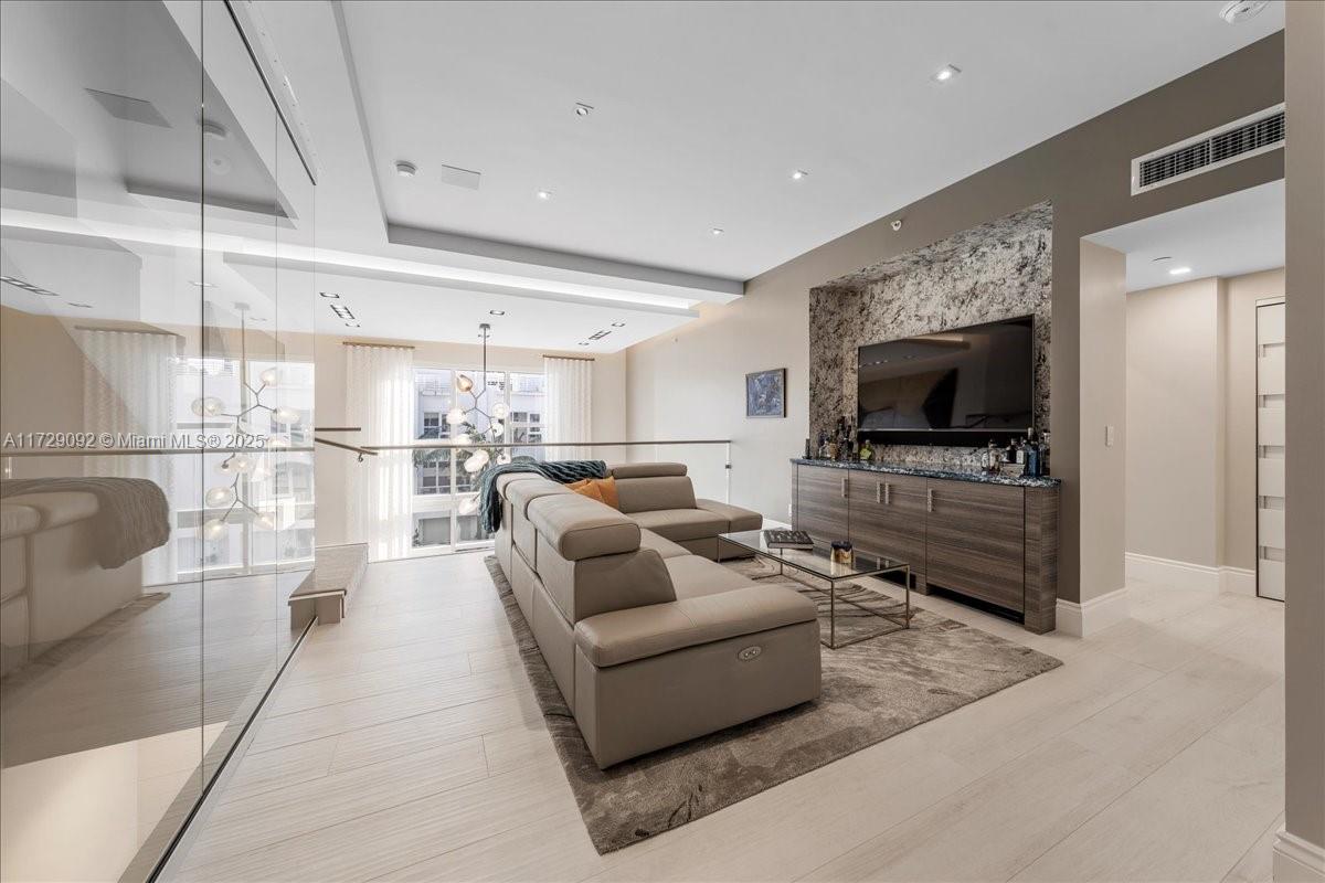 ONE BAY RESIDENCES - Residential