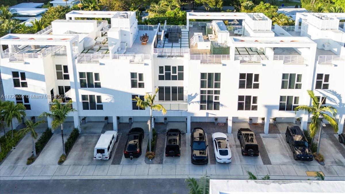 ONE BAY RESIDENCES - Residential