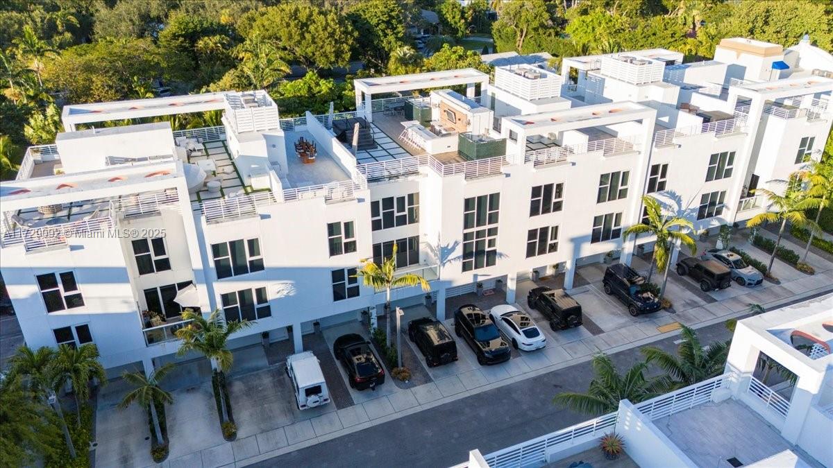 ONE BAY RESIDENCES - Residential