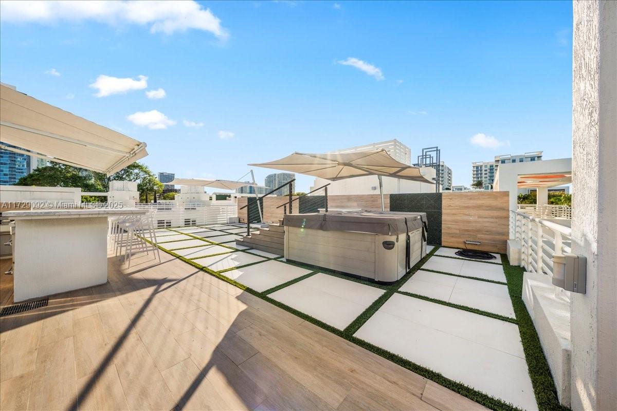 ONE BAY RESIDENCES - Residential