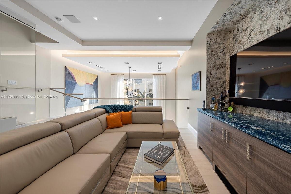 ONE BAY RESIDENCES - Residential