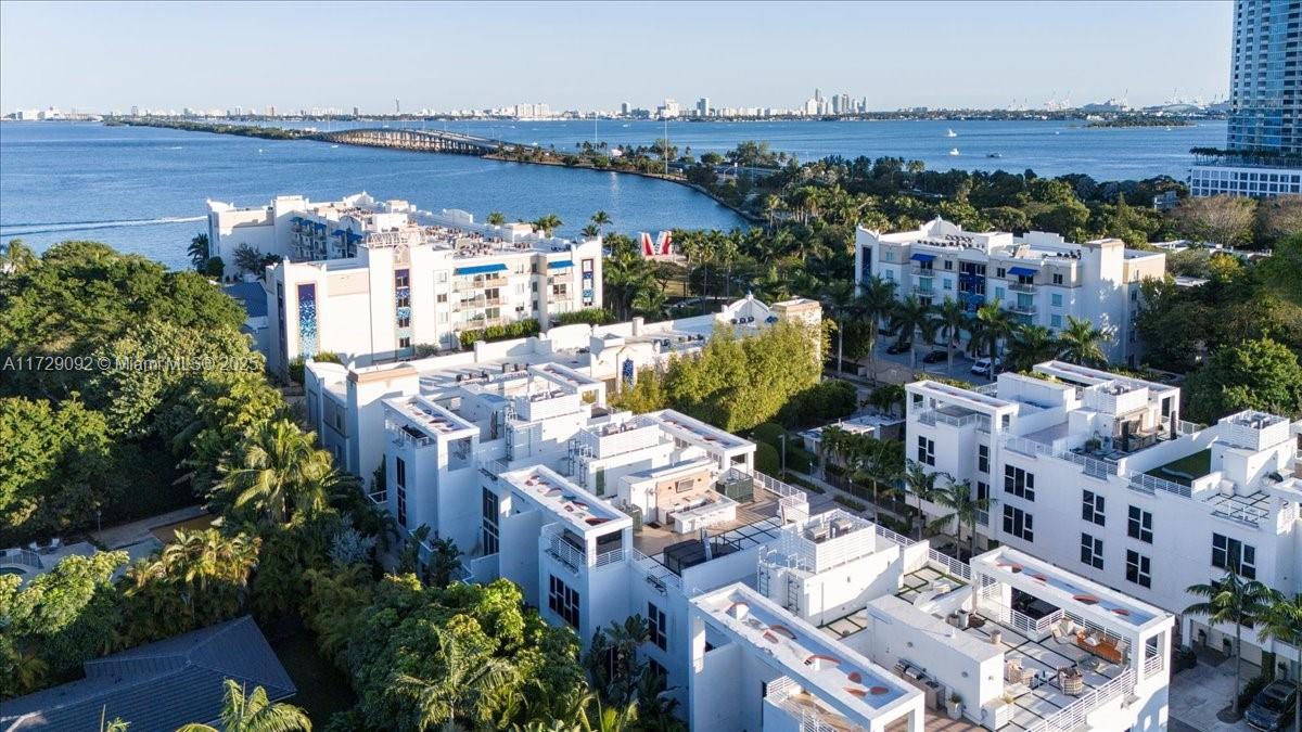 ONE BAY RESIDENCES - Residential