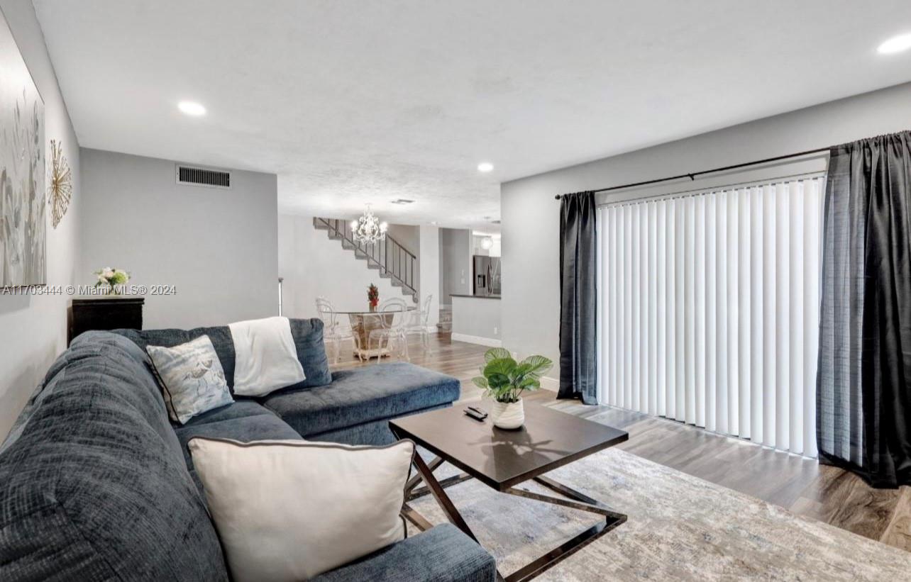 GOLFVIEW HARBOUR TOWNHOUS - Residential