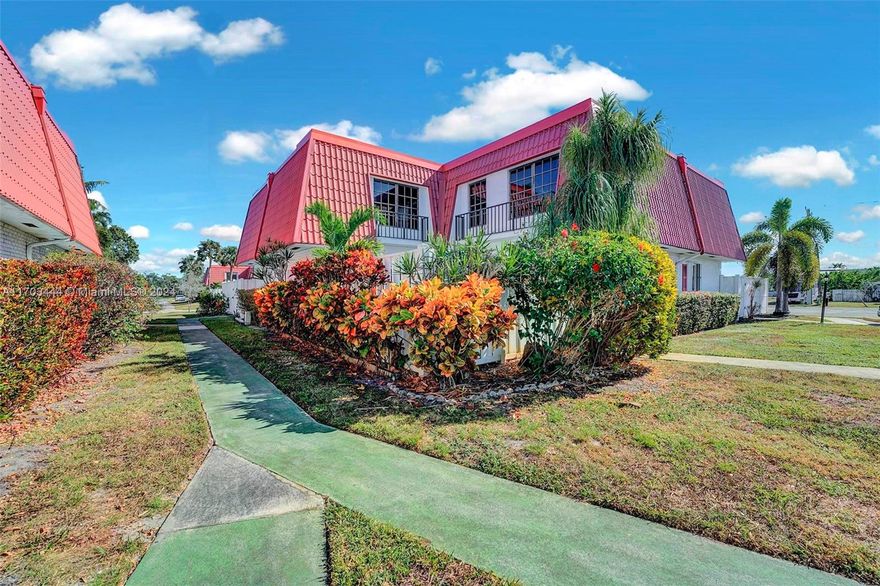 Gorgeous courtyard townhome in the heart of Boynton beach. The minute you walk through the front door you feel the sheer size of the open first floor layout with builtins in the living room wall. Fully remodeled kitchen featuring white shaker cabinets, quartz countertops and stainless steel appliances. The second floor has a spacious layout with split bedrooms. Keeping this home nice and cool is the new A/C which was replaced this year. The location is minutes from shopping, restaurants, hospital, parks, lake Ida and is less then 10 minutes from the beach, pier and the very popular spot Atlantic ave. Schools are also within walking distance. Schedule your showing and see why this will become your new home.