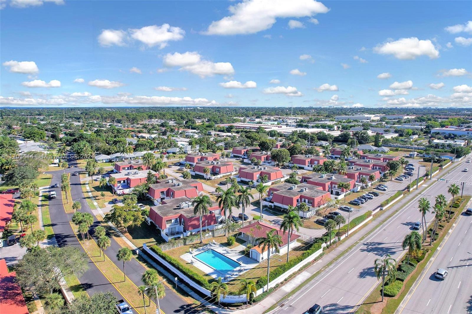 GOLFVIEW HARBOUR TOWNHOUS - Residential