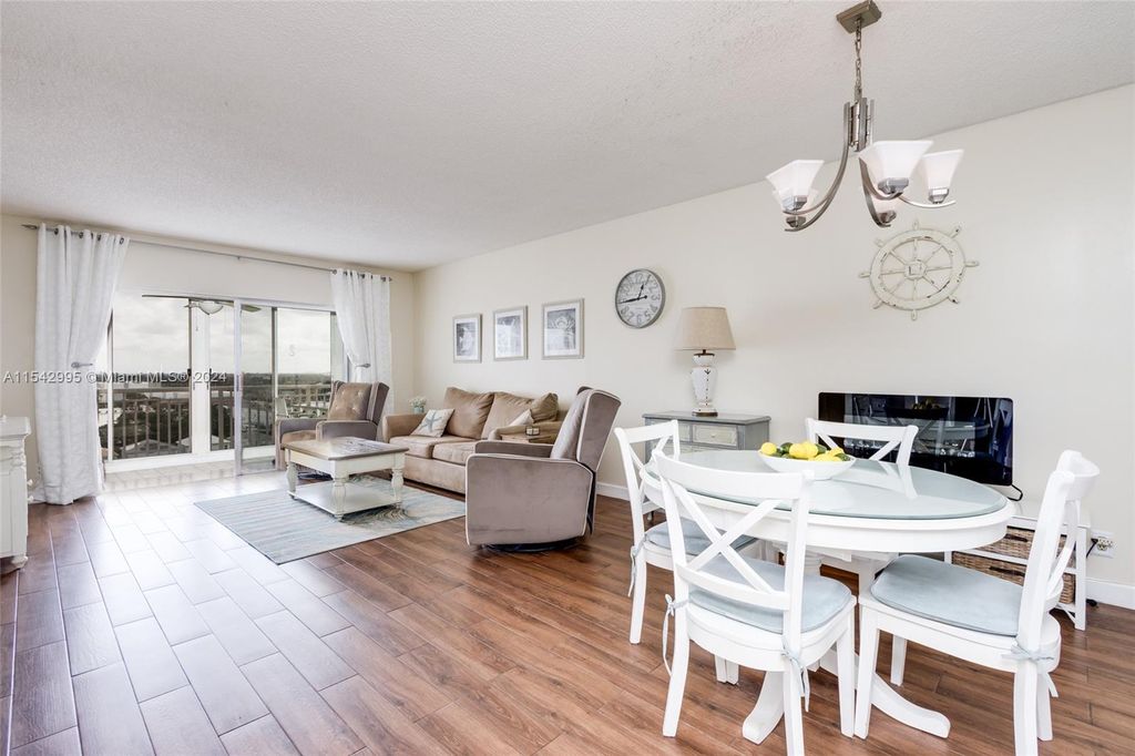 Photo of Hollywood, FL 33021 (MLS # A11542995)