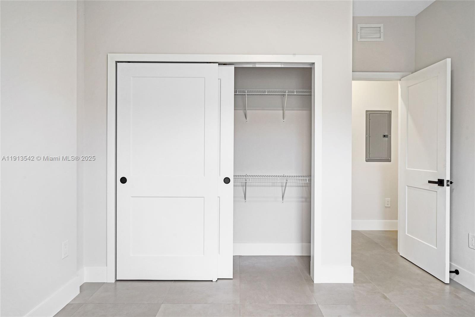 INGLESIDE PARK - Residential Lease