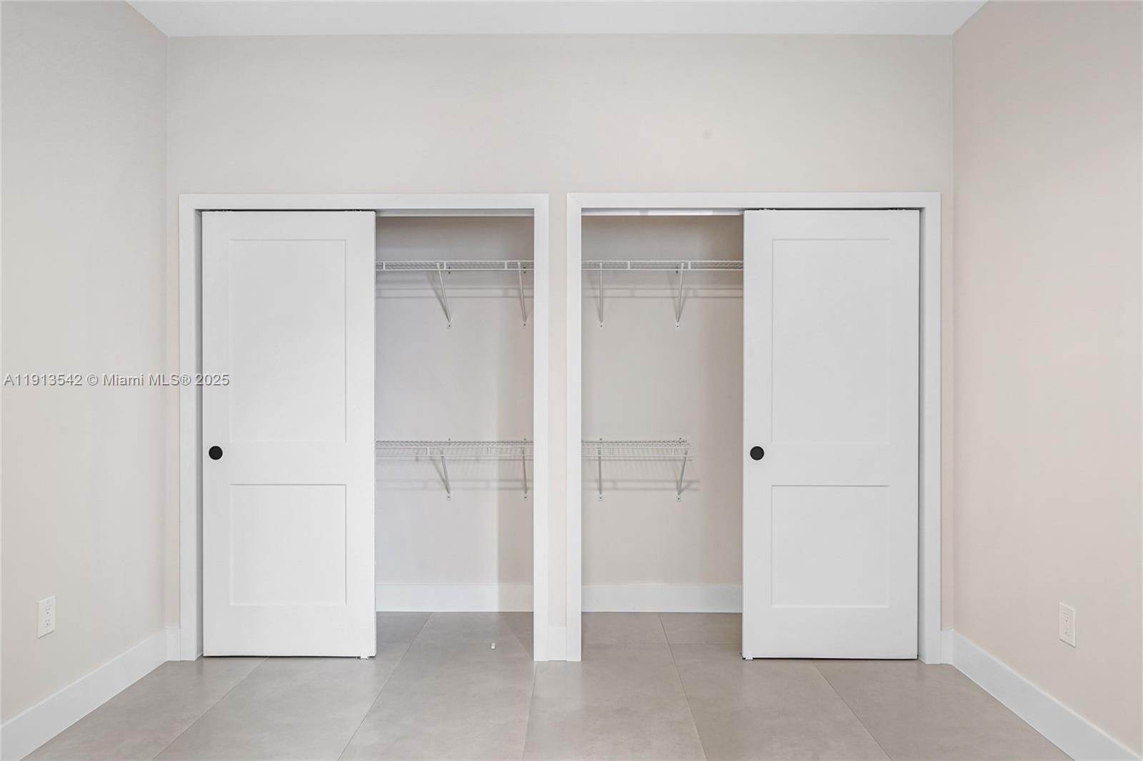 INGLESIDE PARK - Residential Lease