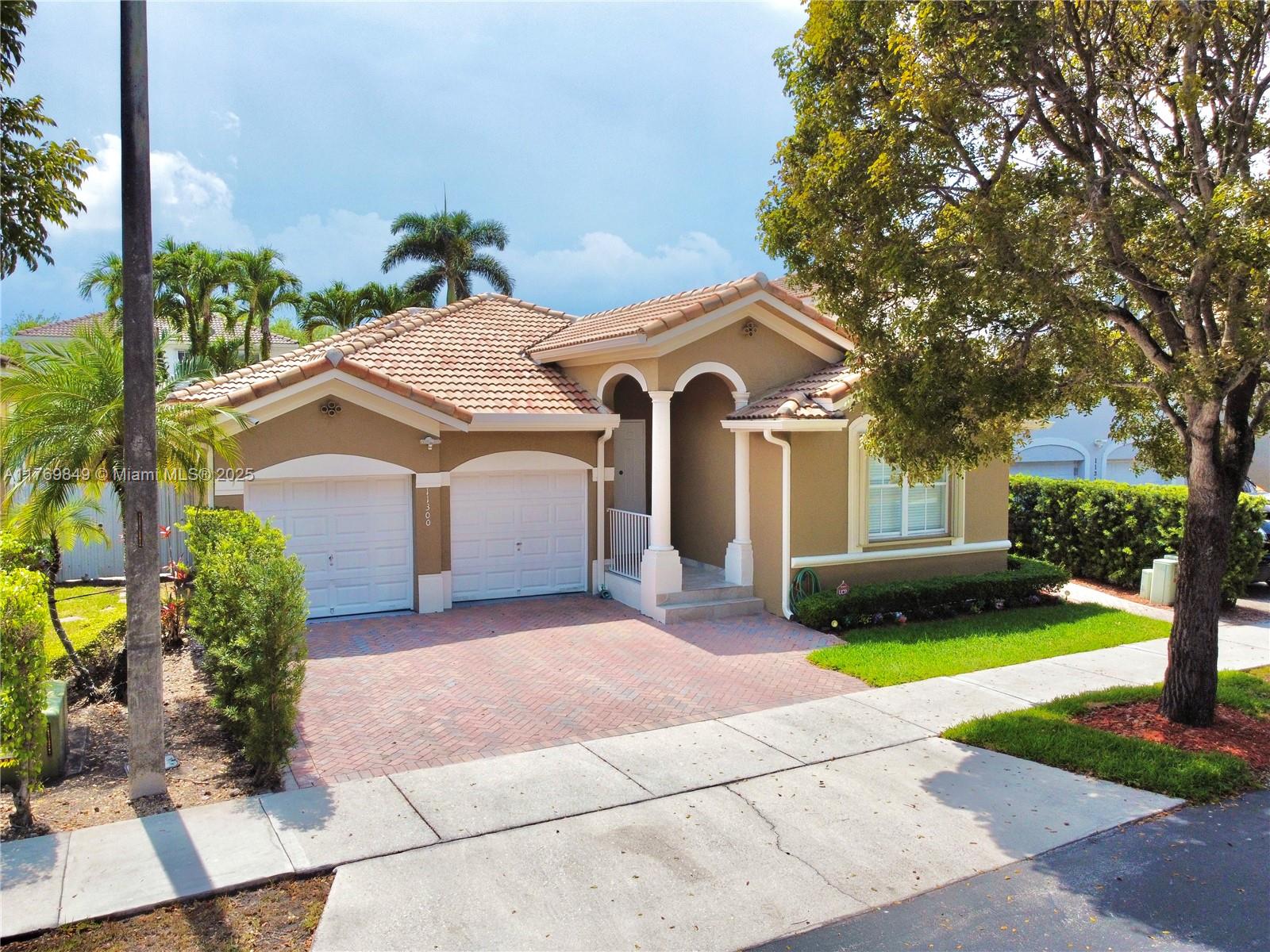 11300 Nw 48th Ter 11300, Doral, Miami-Dade County, Florida - 3 Bedrooms  
3 Bathrooms - 