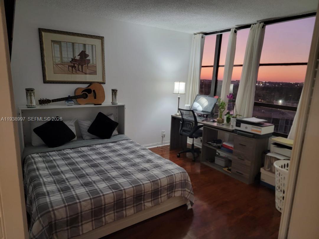 OLYMPUS CONDO PHASE - Residential