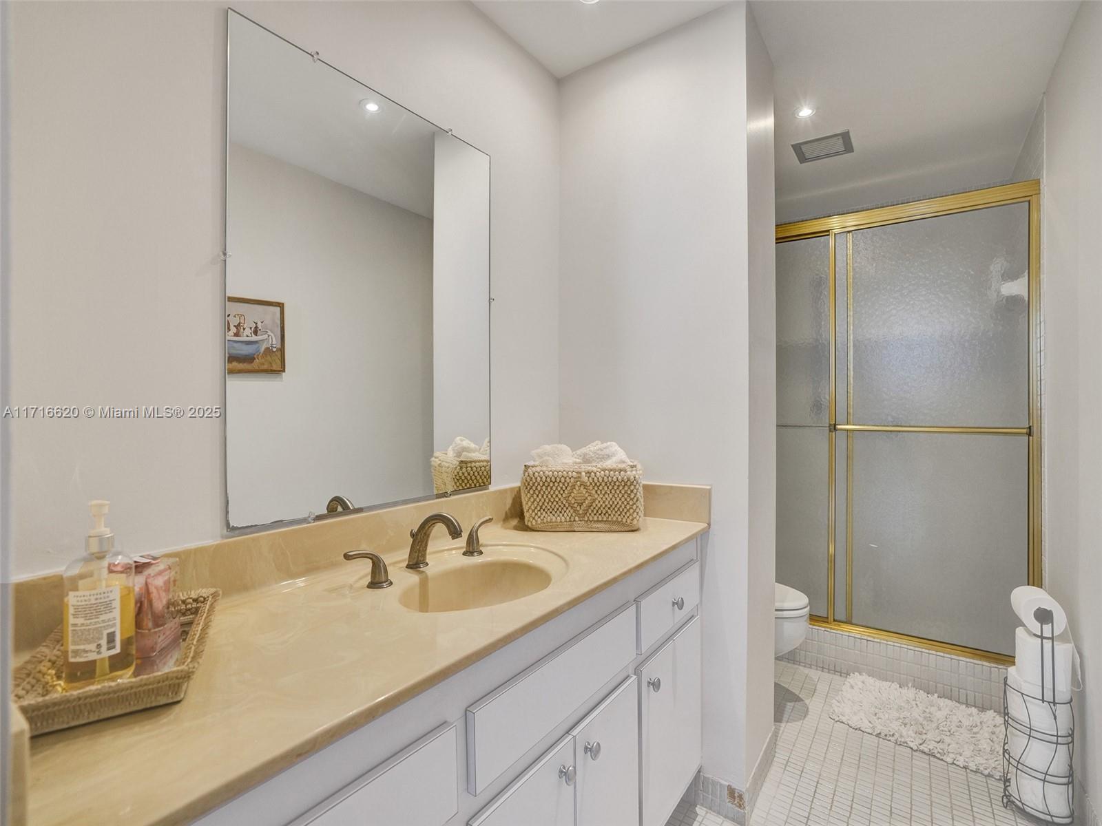 HILLCREST EAST NO 24 COND - Residential