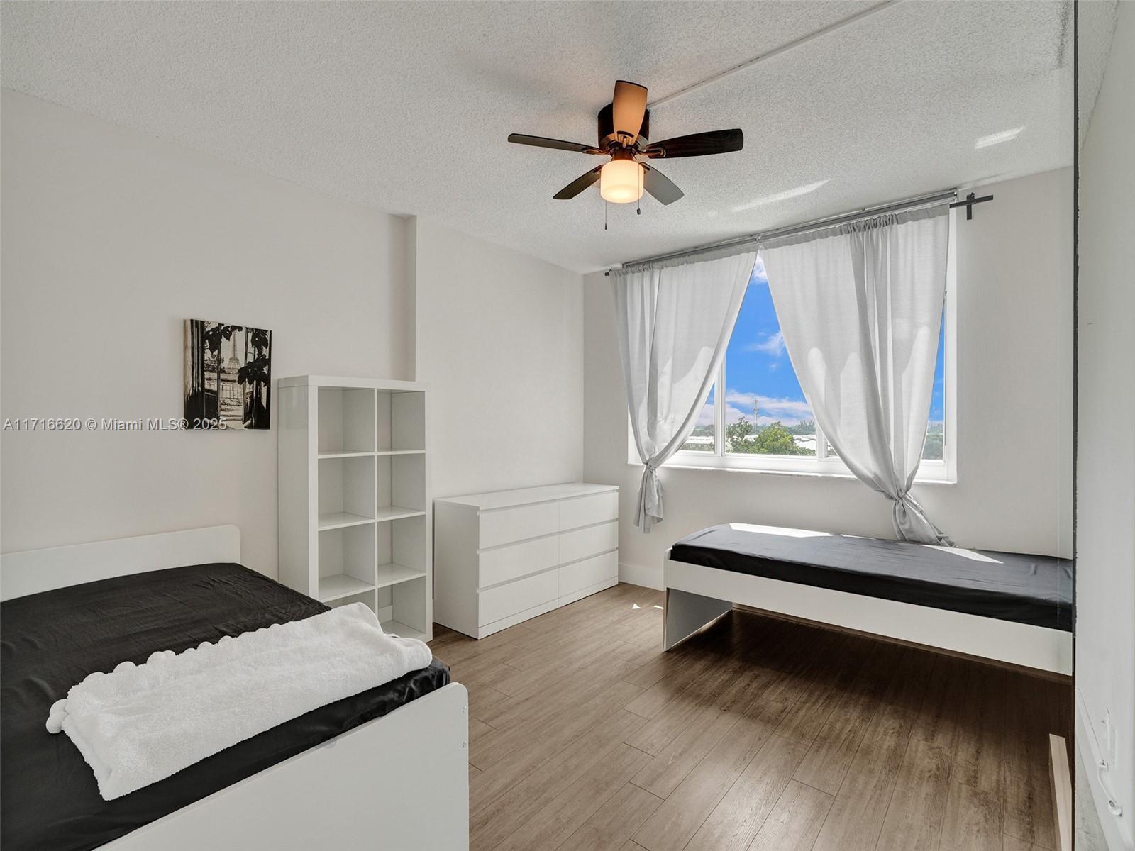 HILLCREST EAST NO 24 COND - Residential