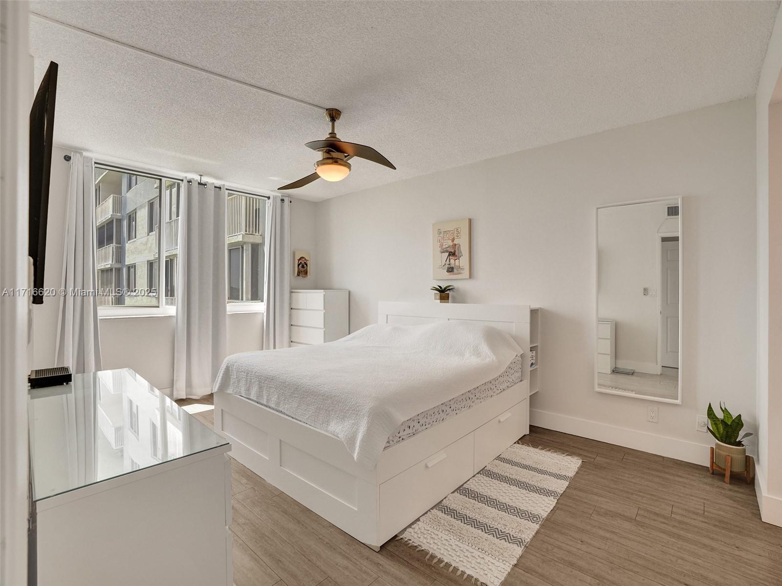 HILLCREST EAST NO 24 COND - Residential
