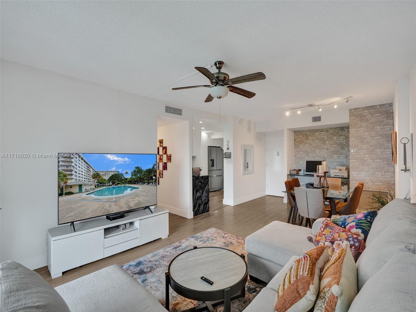 HILLCREST EAST NO 24 COND - Residential