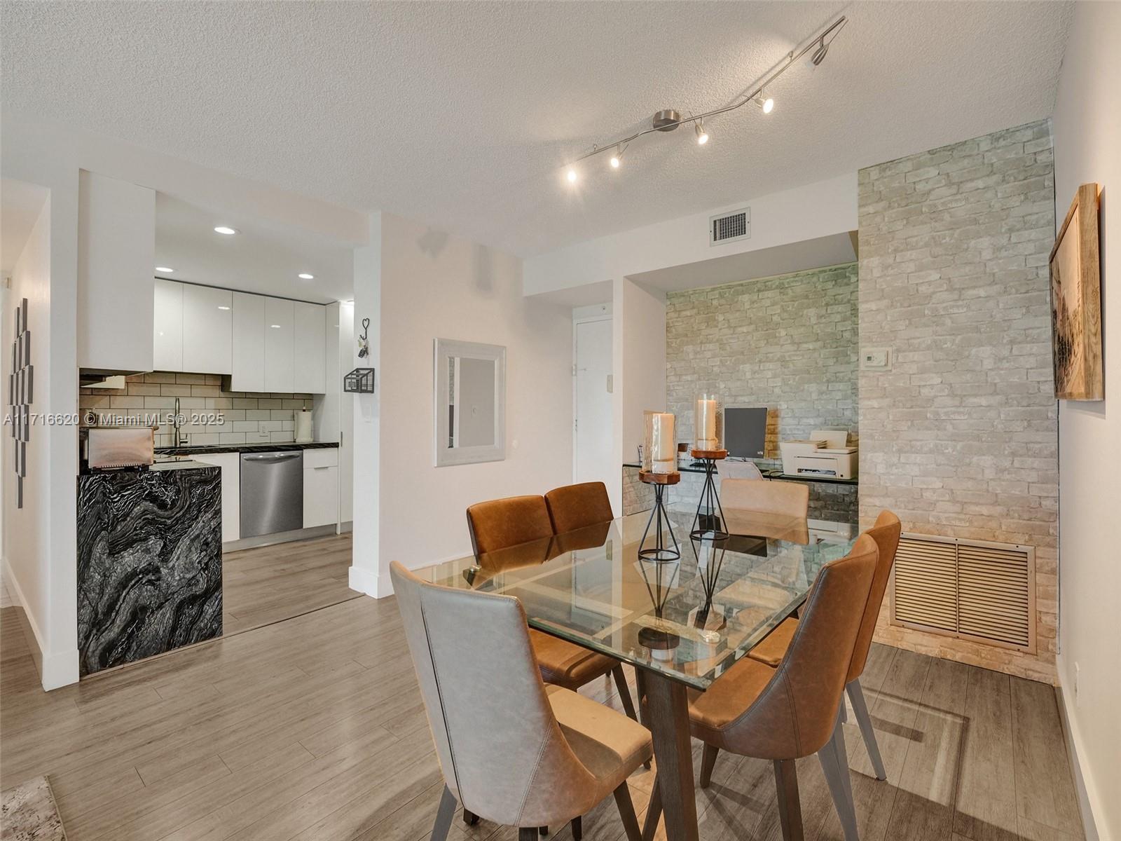 HILLCREST EAST NO 24 COND - Residential