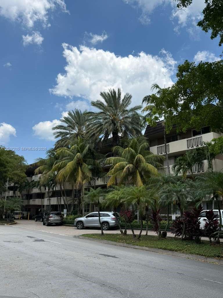 BAYVIEW PALMS CONDO - Residential Lease