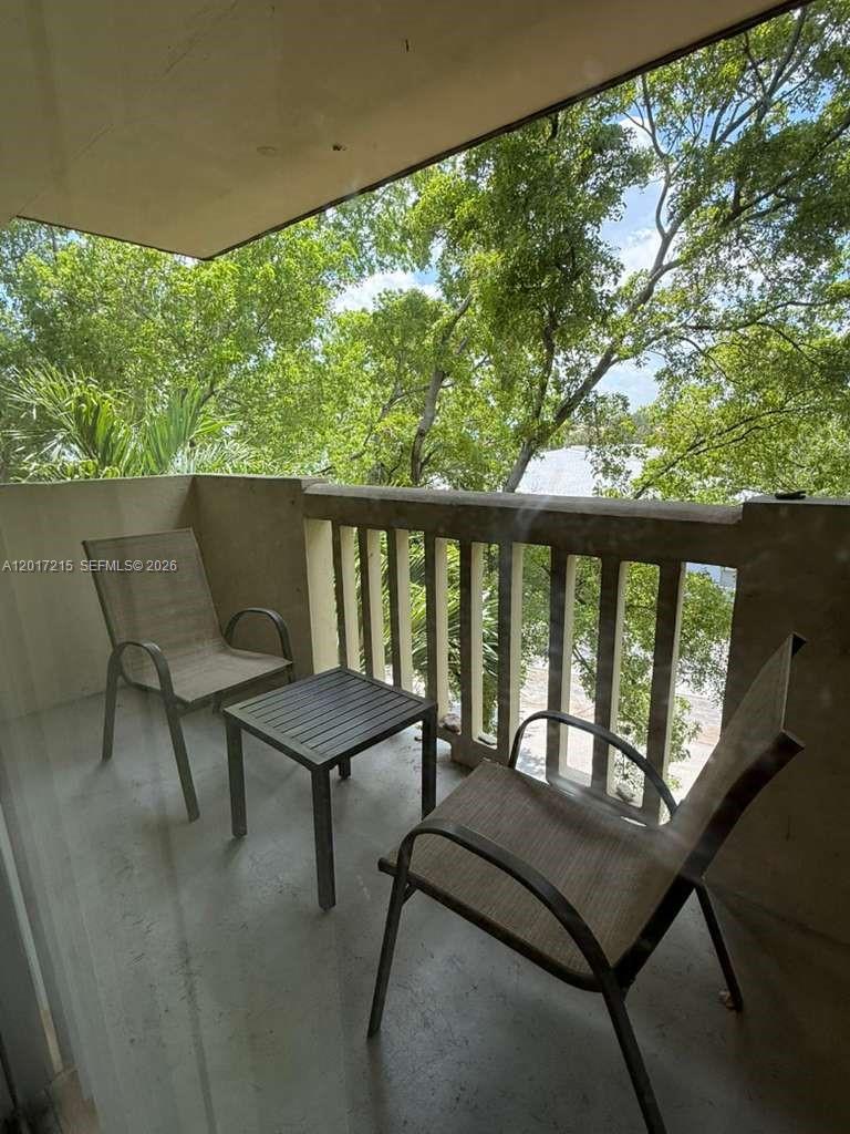 BAYVIEW PALMS CONDO - Residential Lease