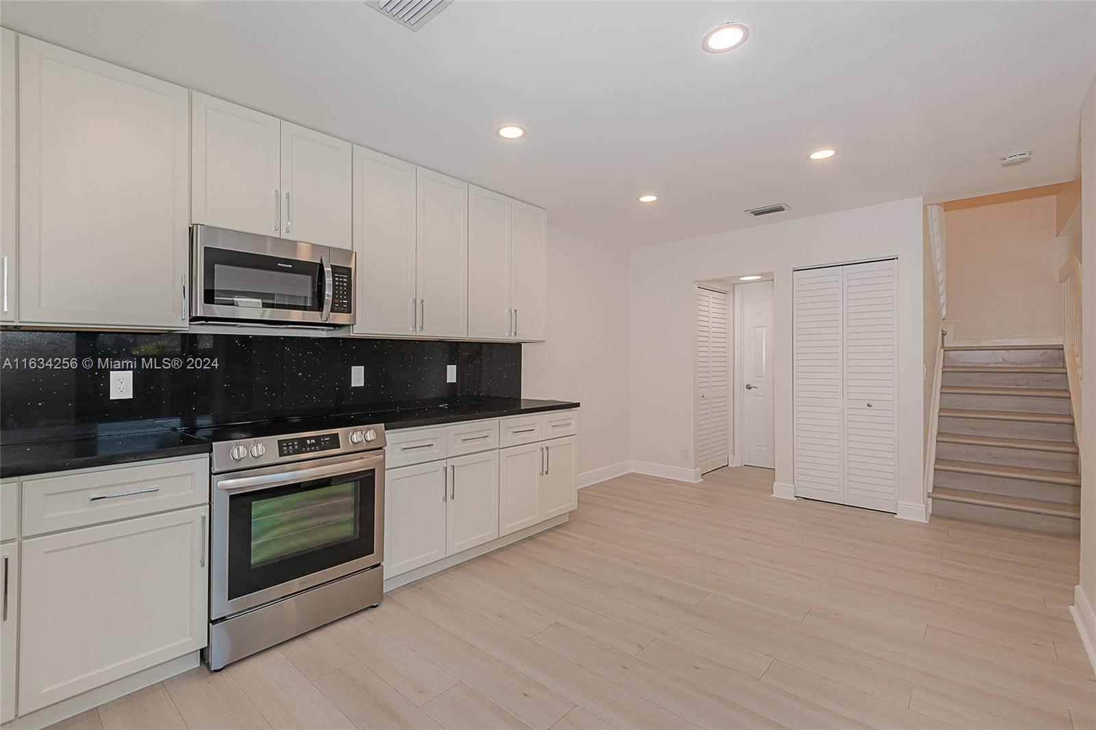 PARKSIDE - Residential