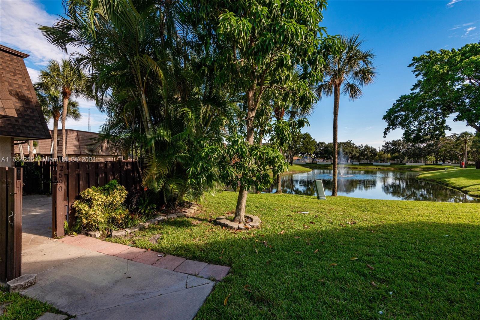 PARKSIDE - Residential
