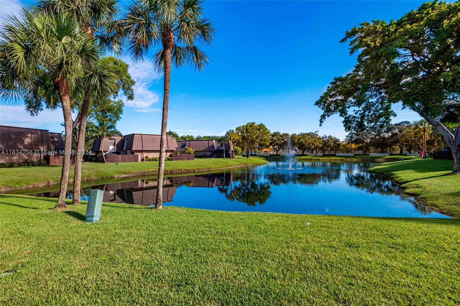 PARKSIDE - Residential