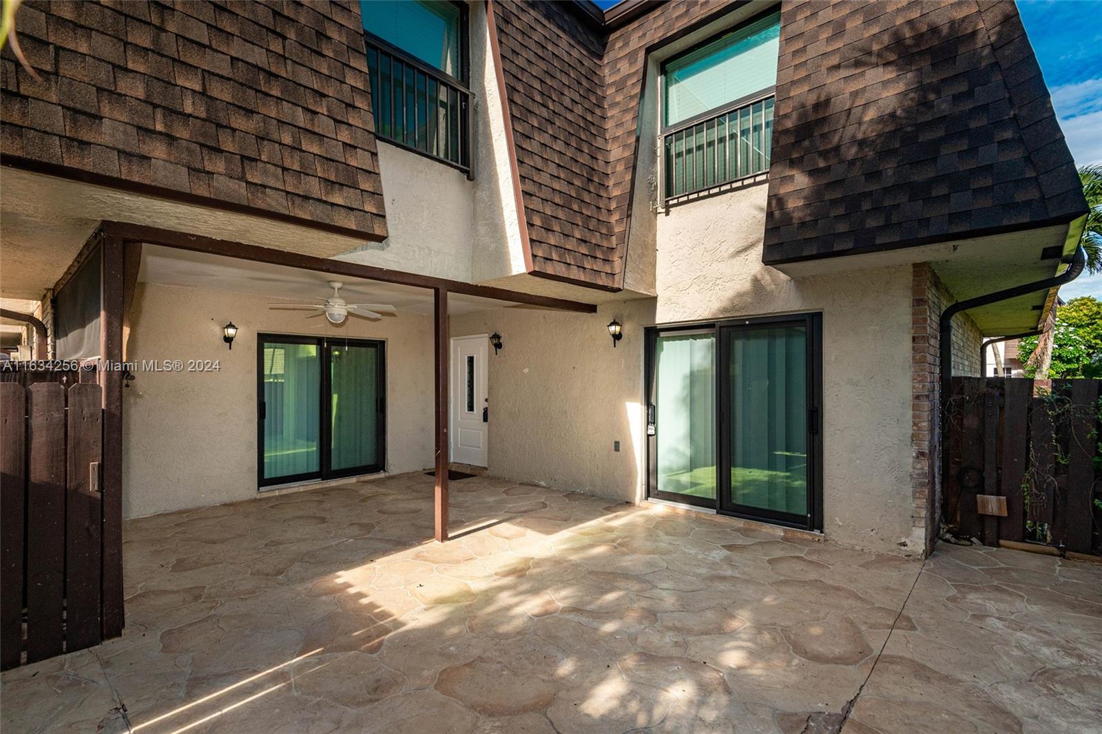 PARKSIDE - Residential