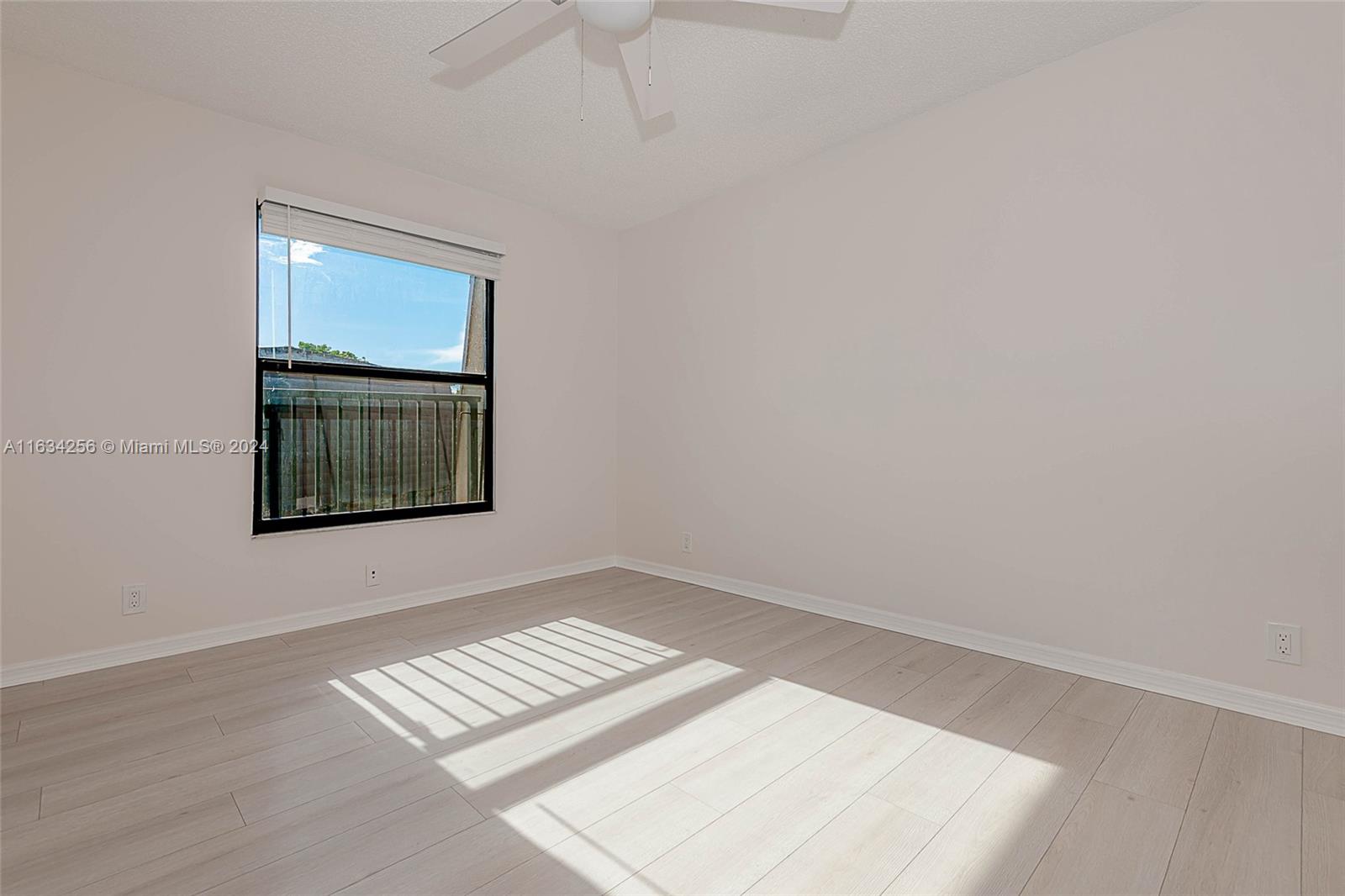 PARKSIDE - Residential