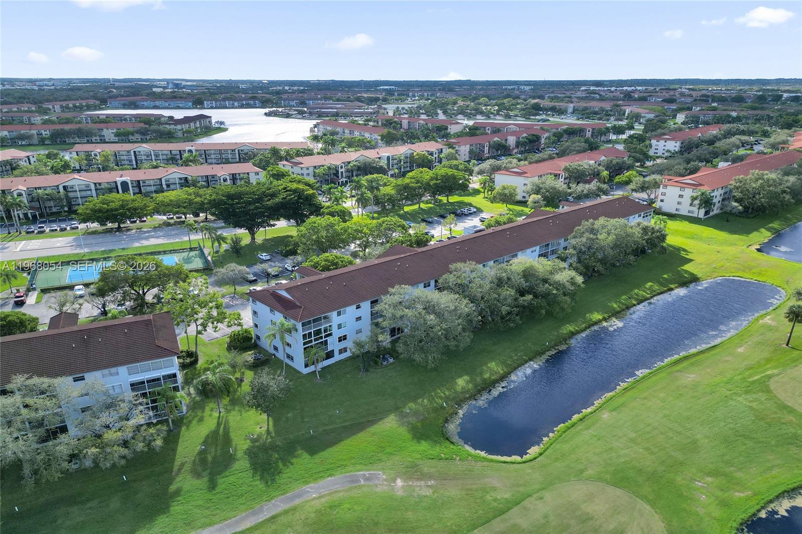 CAMBRIDGE AT CENTURY VILL - Residential