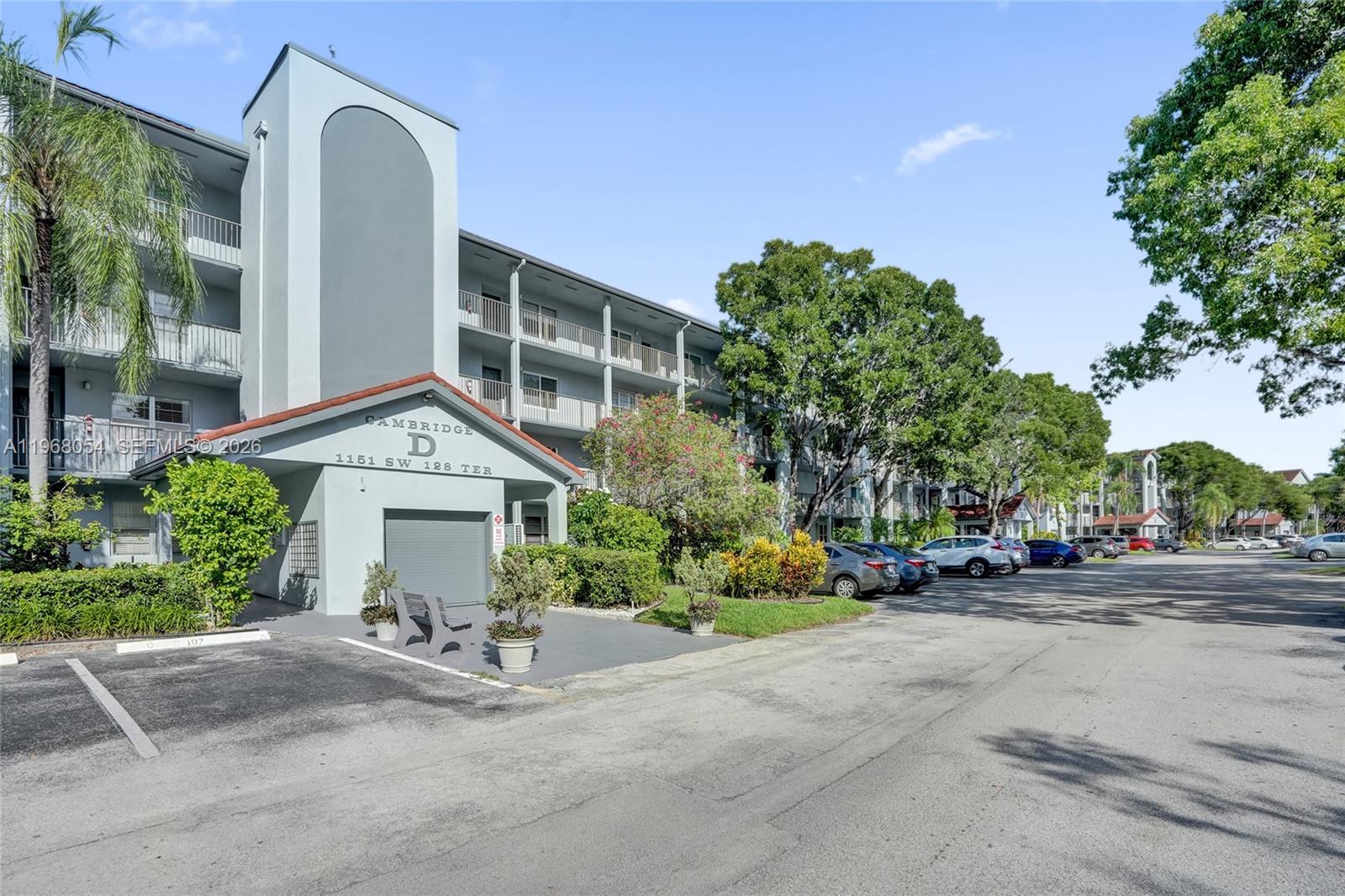 CAMBRIDGE AT CENTURY VILL - Residential