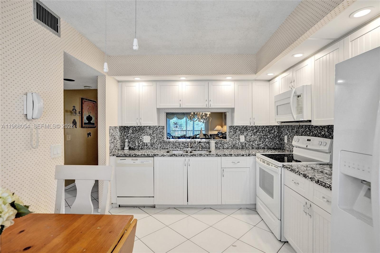 CAMBRIDGE AT CENTURY VILL - Residential