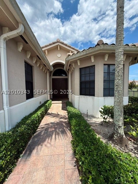 9751 Lakeview Ln