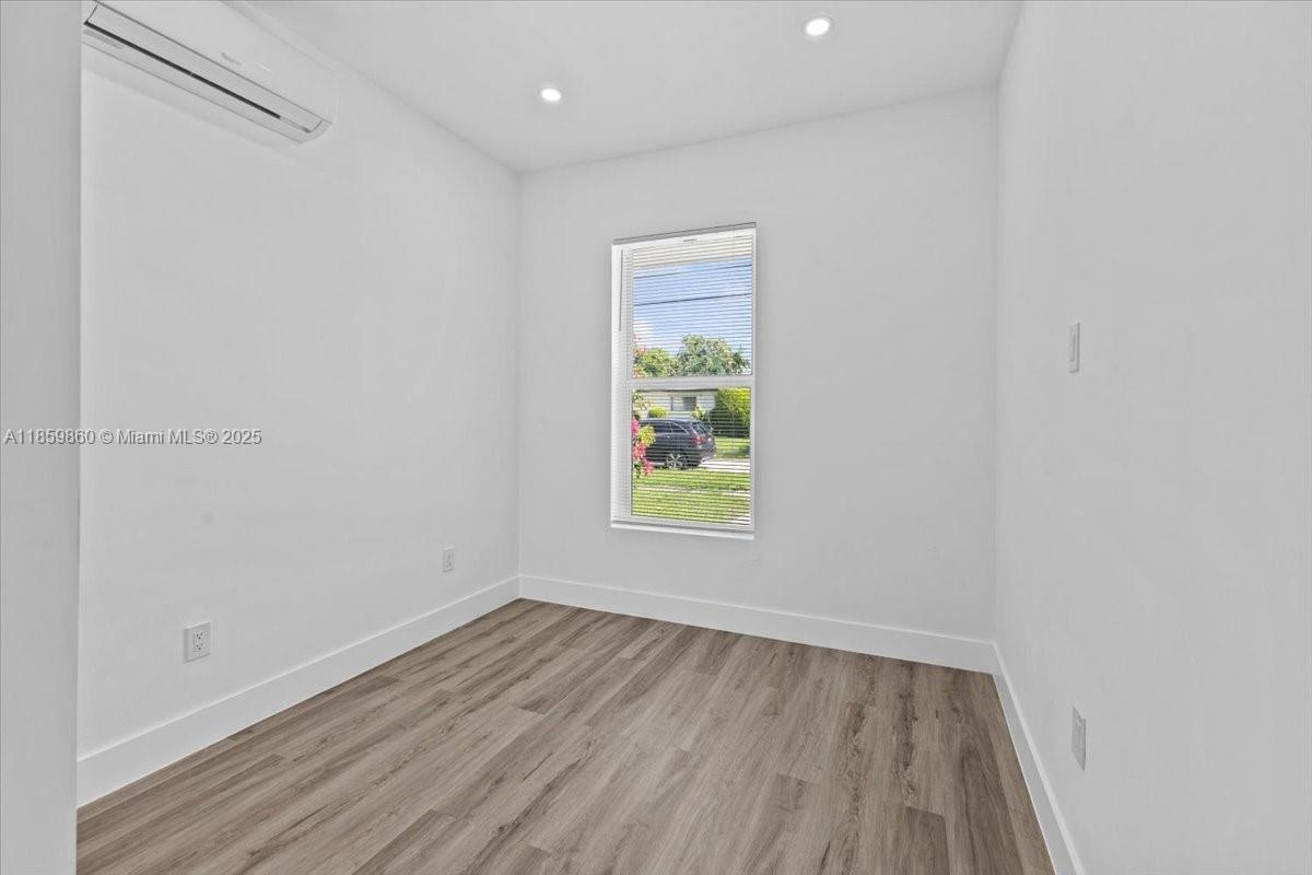 PALM SPRINGS SEC 4 - 5TH - Residential