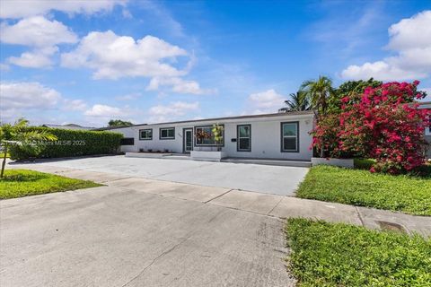 528 W 45th Pl Hialeah FL 33012
