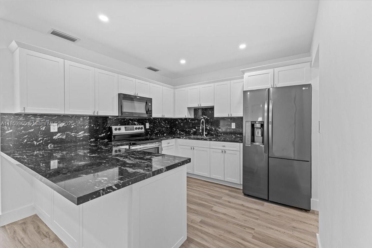 PALM SPRINGS SEC 4 - 5TH - Residential