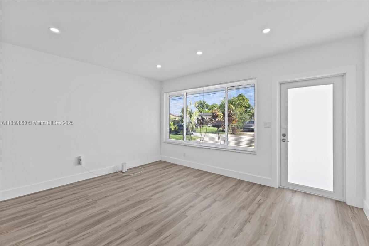 PALM SPRINGS SEC 4 - 5TH - Residential