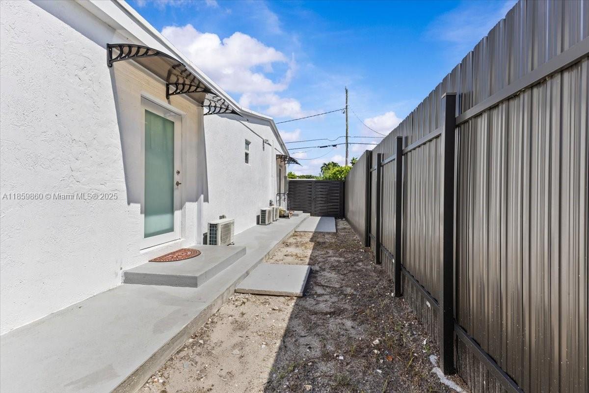 PALM SPRINGS SEC 4 - 5TH - Residential