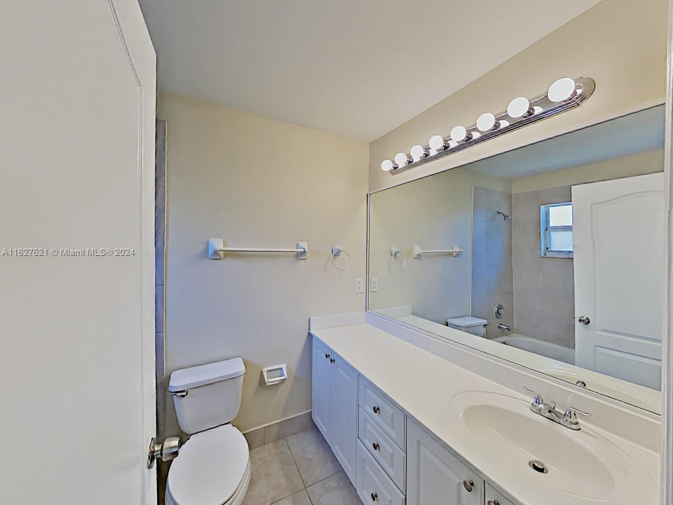 LAKES BY THE BAY SEC 11 - Residential Lease